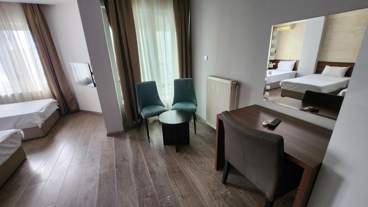 Ni Hotel Rile Men Blue المظهر الخارجي الصورة